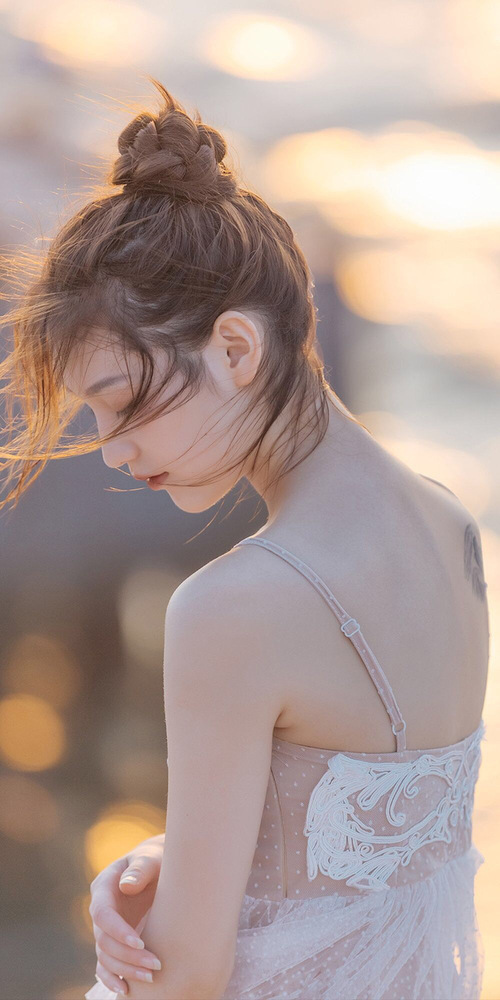 WRC多车追逐战：激烈的超车瞬间